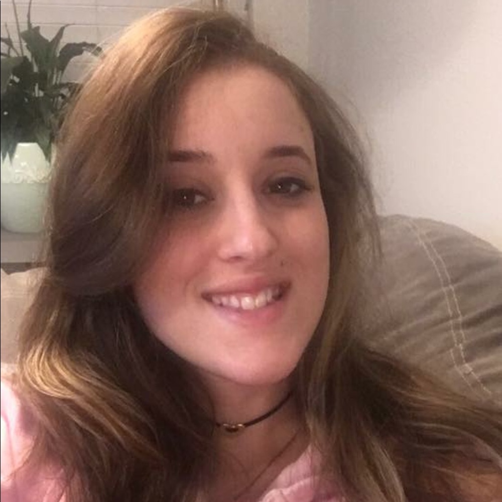 Meet your Posher, Carlie